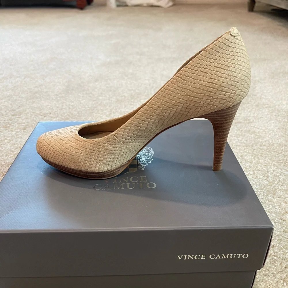 Vince Camuto Zella Stiletto Heels with Snake Print Textured Design - Picture 2 of 9